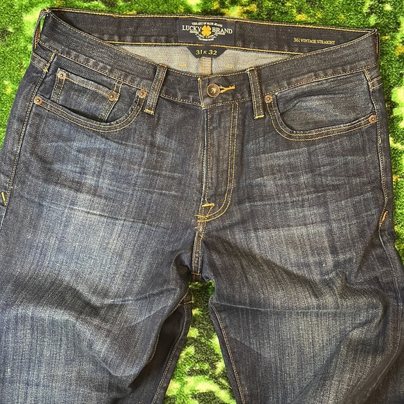 Lucky Brand blue jeans perfect condition. - Picture 4 of 4